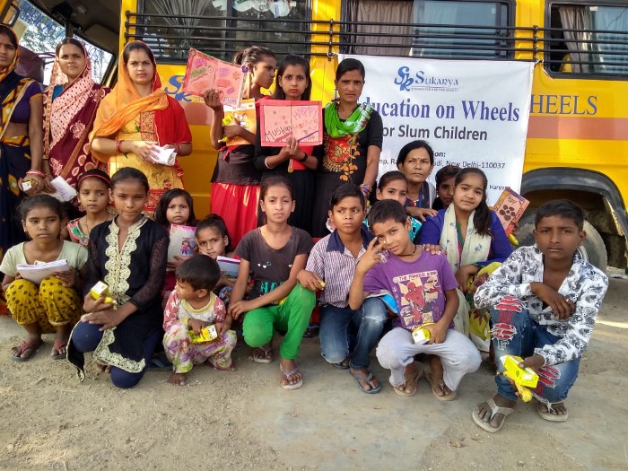 Children and Youth in History  Doorstep School-on-Wheels, Mumbai  [Photographs]